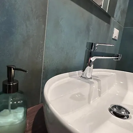 Mareluna * מנפרדוניה